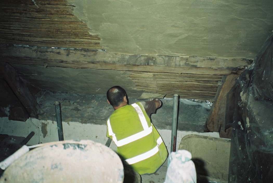 Application of Scratch Coat onto Oak Riven Laths